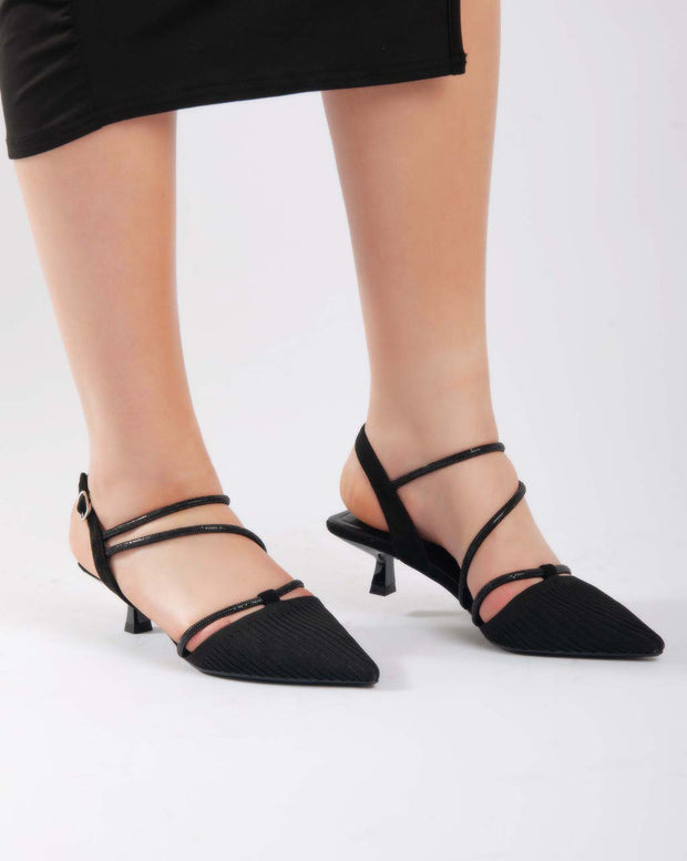 Strap Closed Toe Low Heels - Sandals - Black