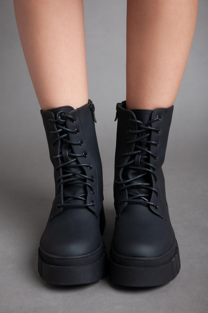 bree Chunky Matte Half Boot - Black
