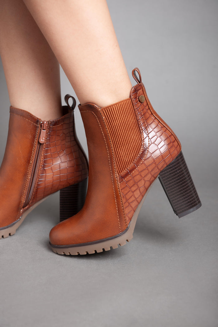bree Shiny Classy Ankle Boot - Camel