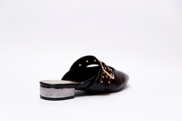 Flat Heel Pointed Toe Buckle Strap