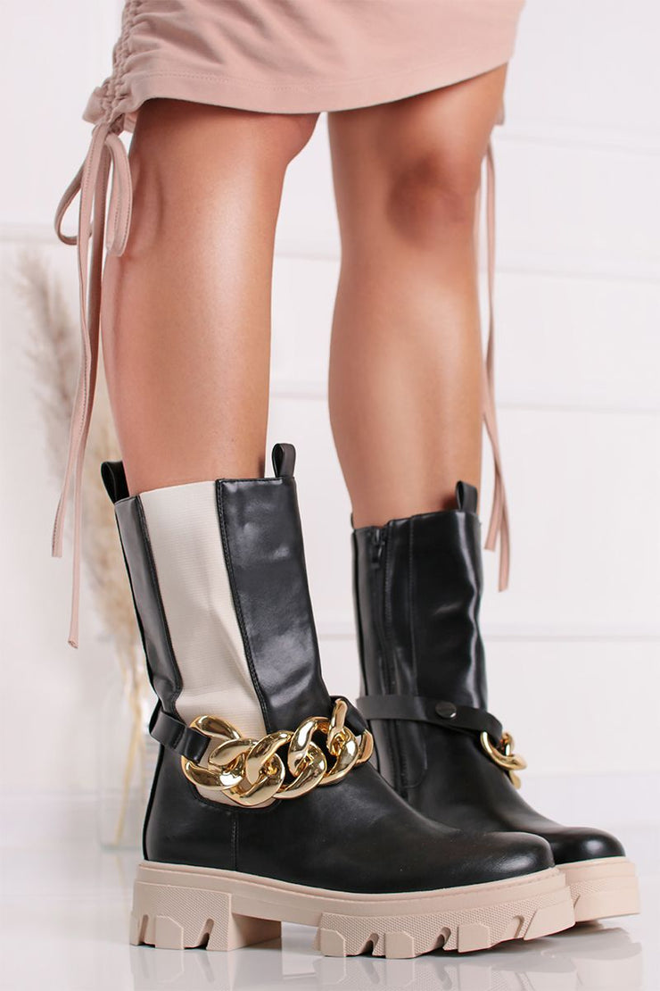 Molly Ankle boot with chain