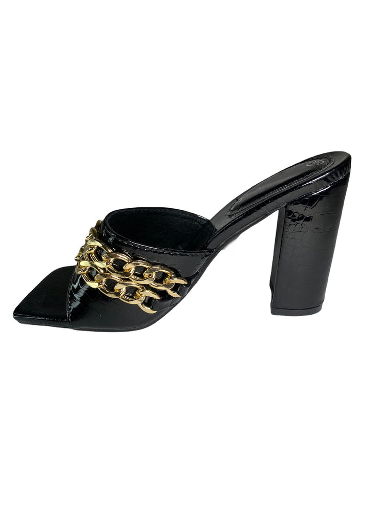 Heels with a gold chain - Black
