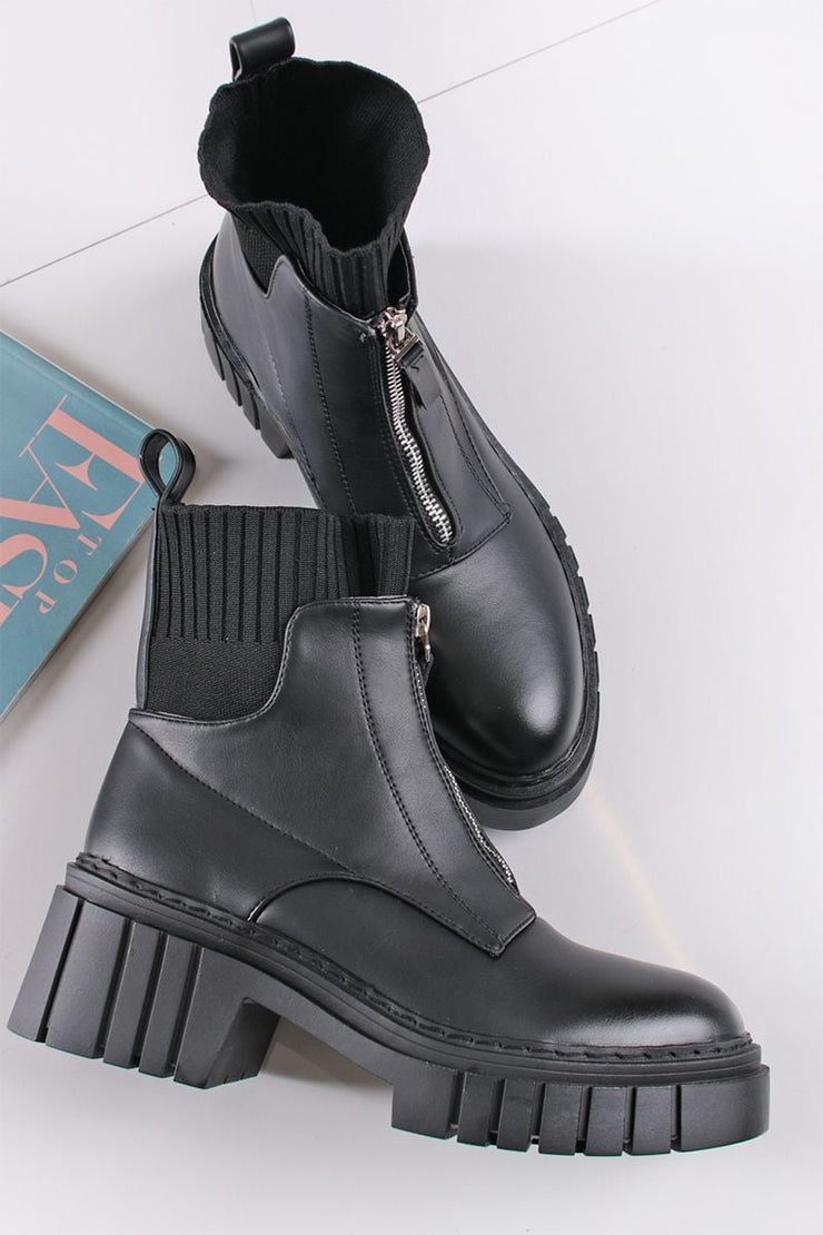 Ankle boots with front zip - Black